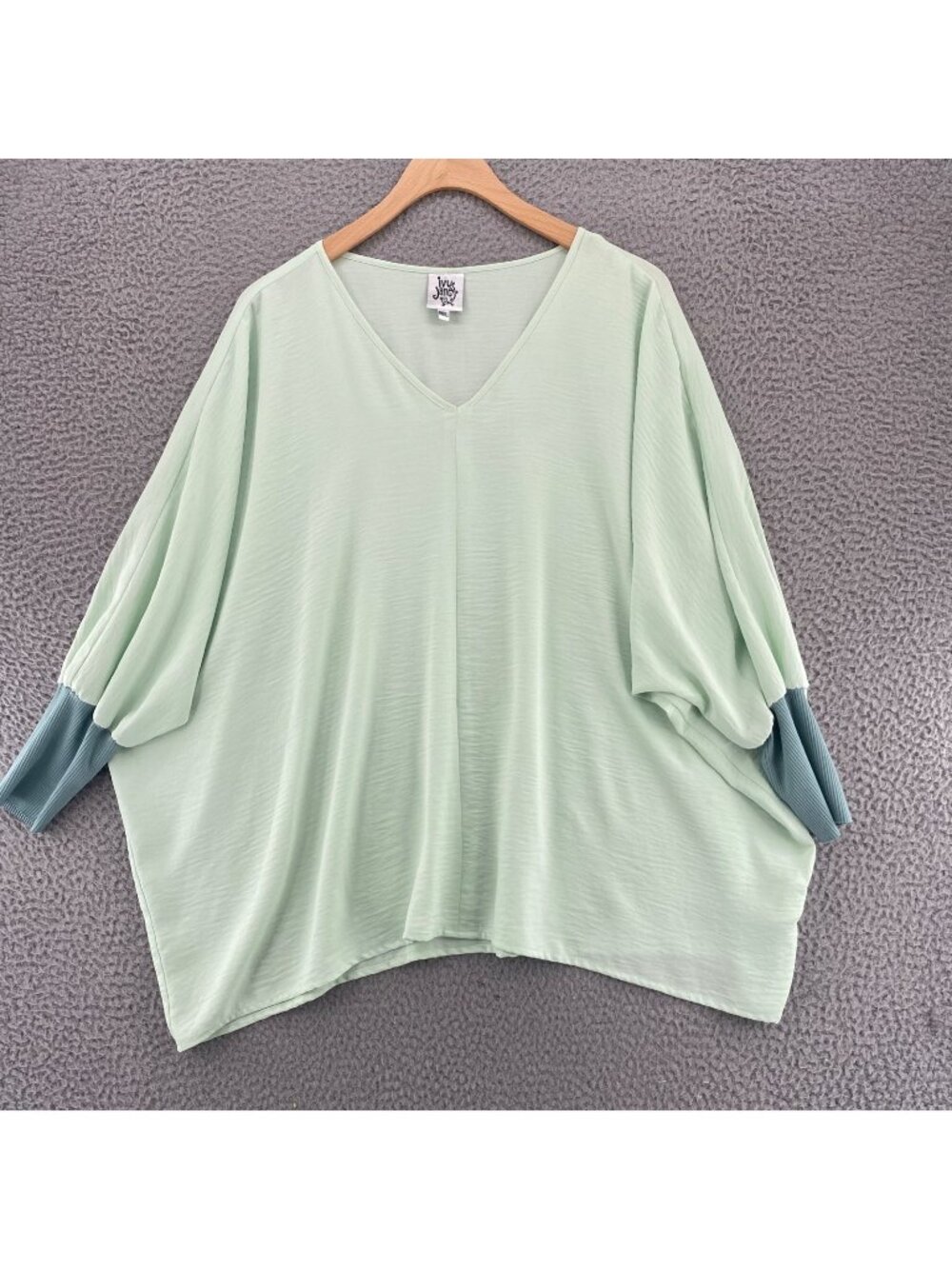 Ivy Jane Top Womens Medium Large Green Long Dolman Sleeve Stretch V Neck Blouse